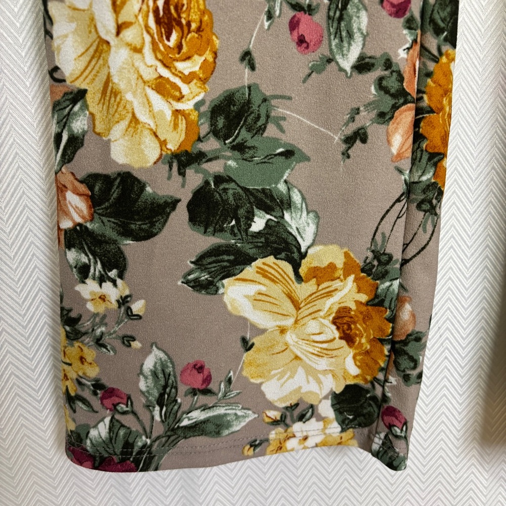 NWT Heimish Pocketed Straight Leg Floral Pant Size 3X - Picture 6 of 8